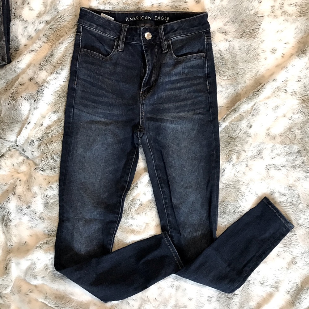 AE Super Hi-Rise Jegging in Medium Dark Wash